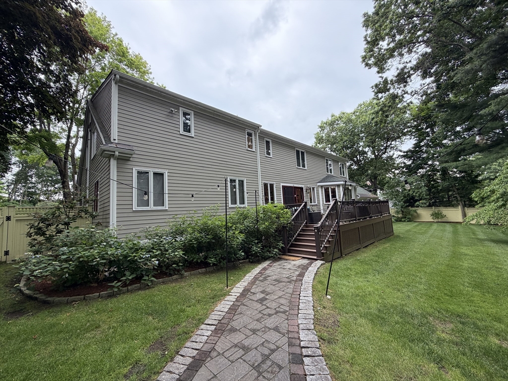 23 Bellevue Road Wellesley, MA 02481 - Photo 3 of 5