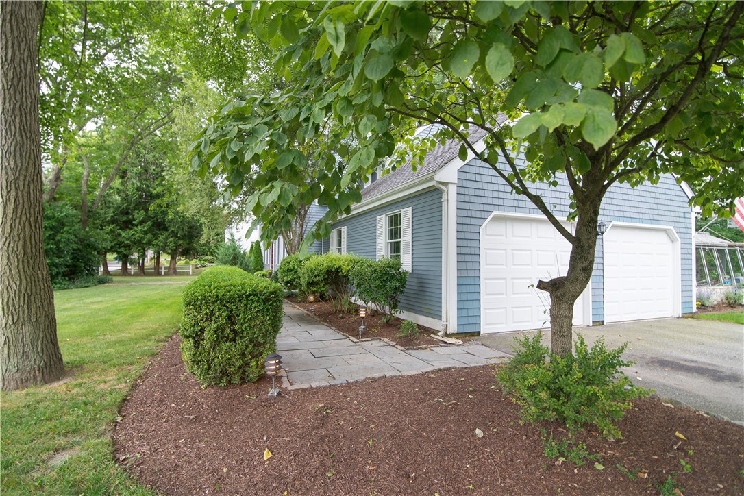 8 Ridgeland Road Barrington, RI 02806 - Photo 4 of 18 side view