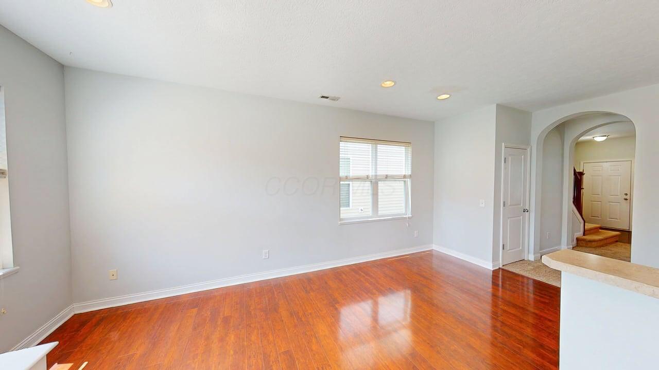 5597 Lantos Road Dublin, OH 43016 - Photo 11 of 32 5597-Lantos-Rd-08072025_061538