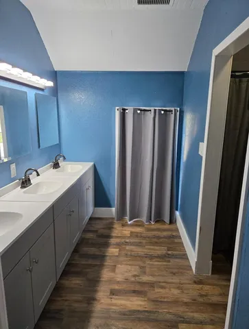 a view of a room with an empty space