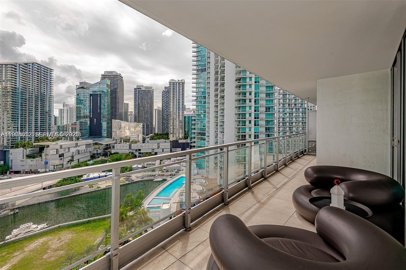 90 Southwest 3rd Street, Unit 2002 Miami, FL 33130 - Photo 16 of 18