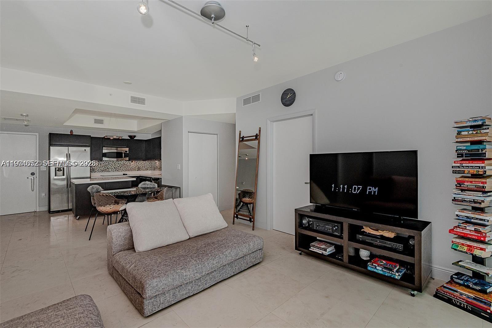 90 Southwest 3rd Street, Unit 2002 Miami, FL 33130 - Photo 9 of 18