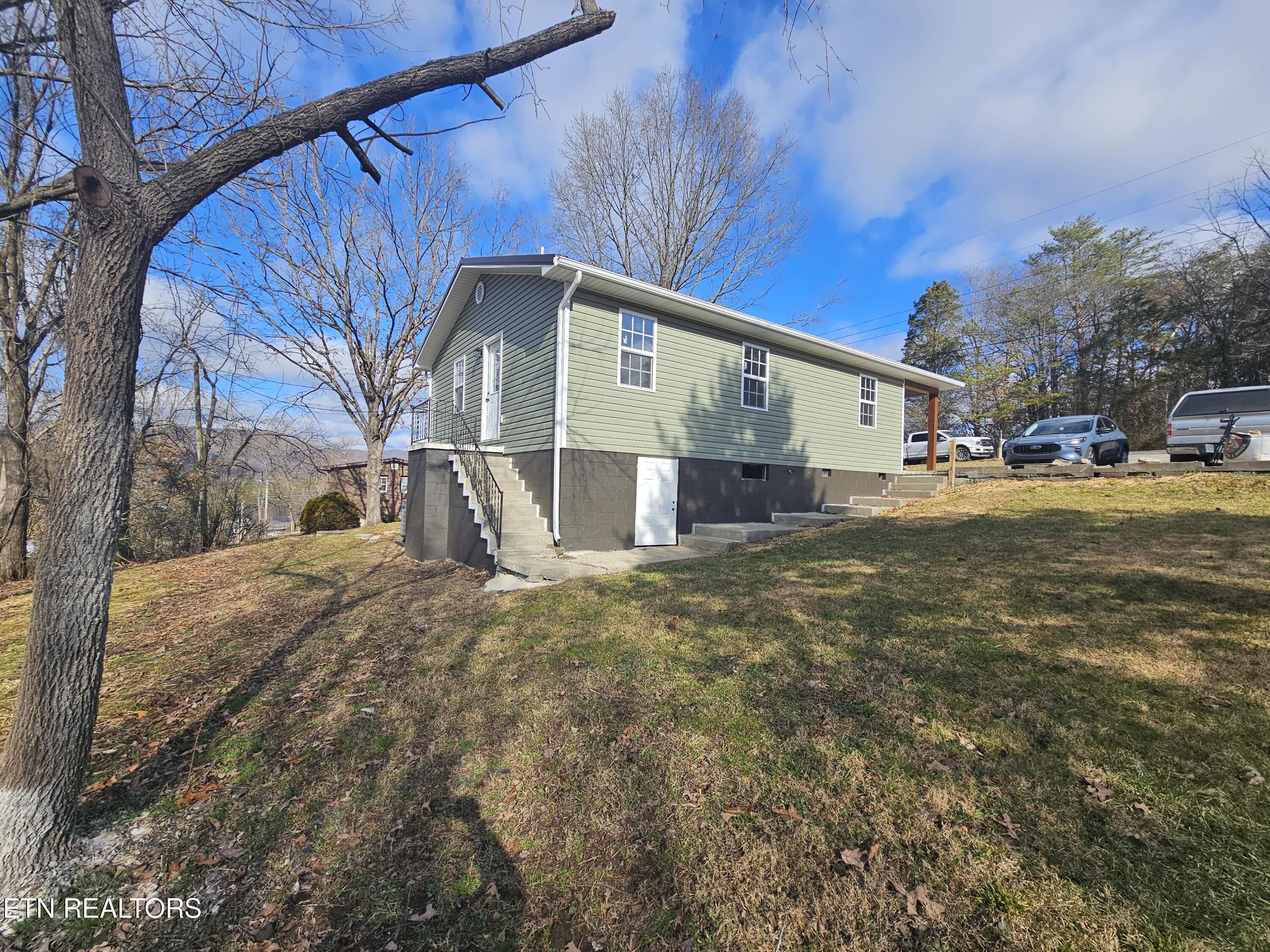 144 Stratford Road Harrogate, TN 37752 - Photo 4 of 7 20251230_115826