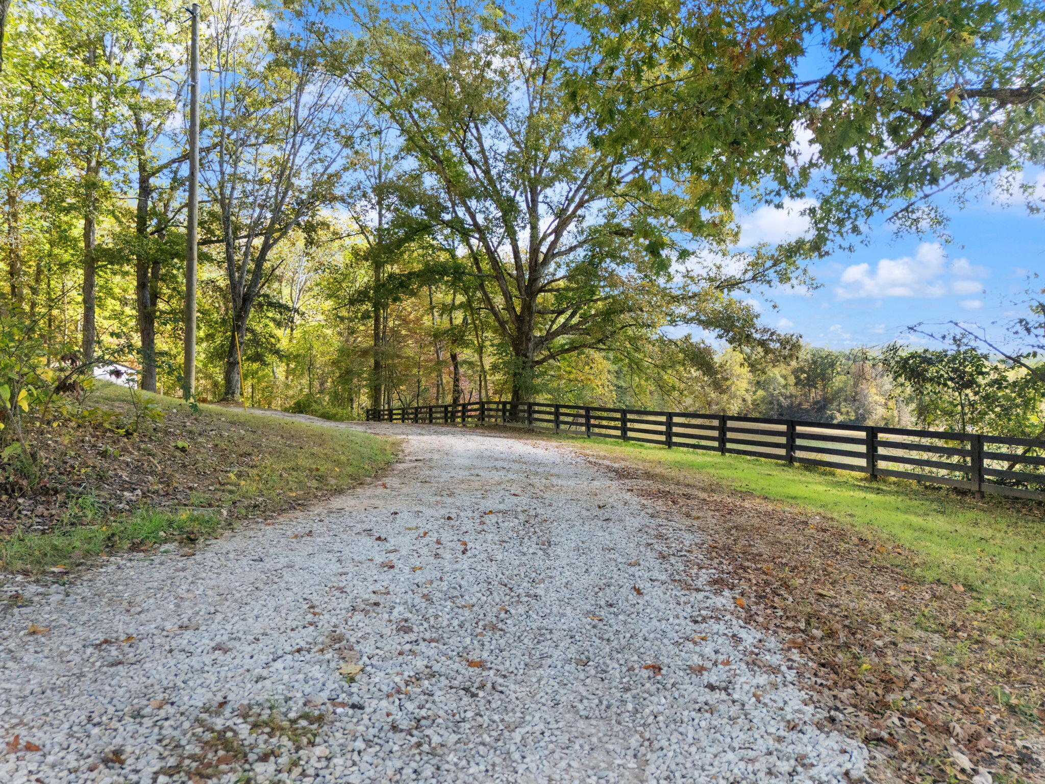 1137 High Rock Road Stanton, KY 40380 - Photo 1 of 125 21-web-or-mls-DJI_20251014133108_0269_D