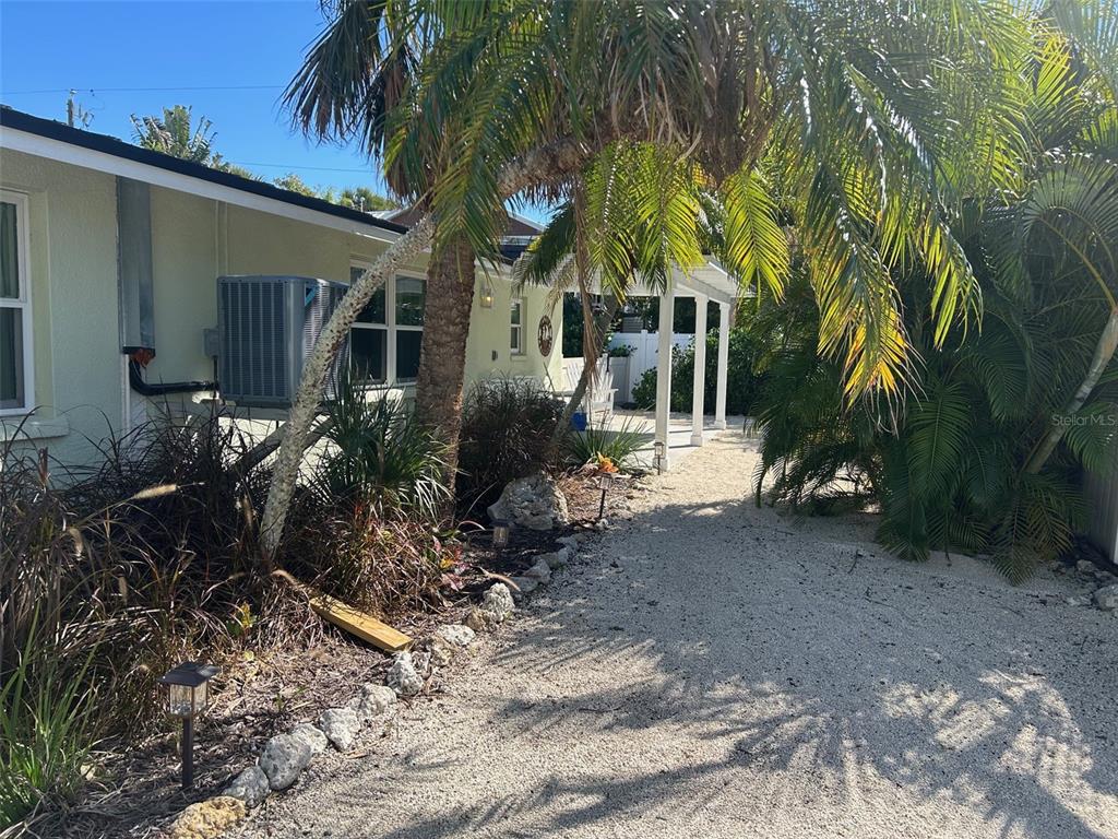 311 63rd Street Holmes Beach, FL 34217 - Photo 5 of 31