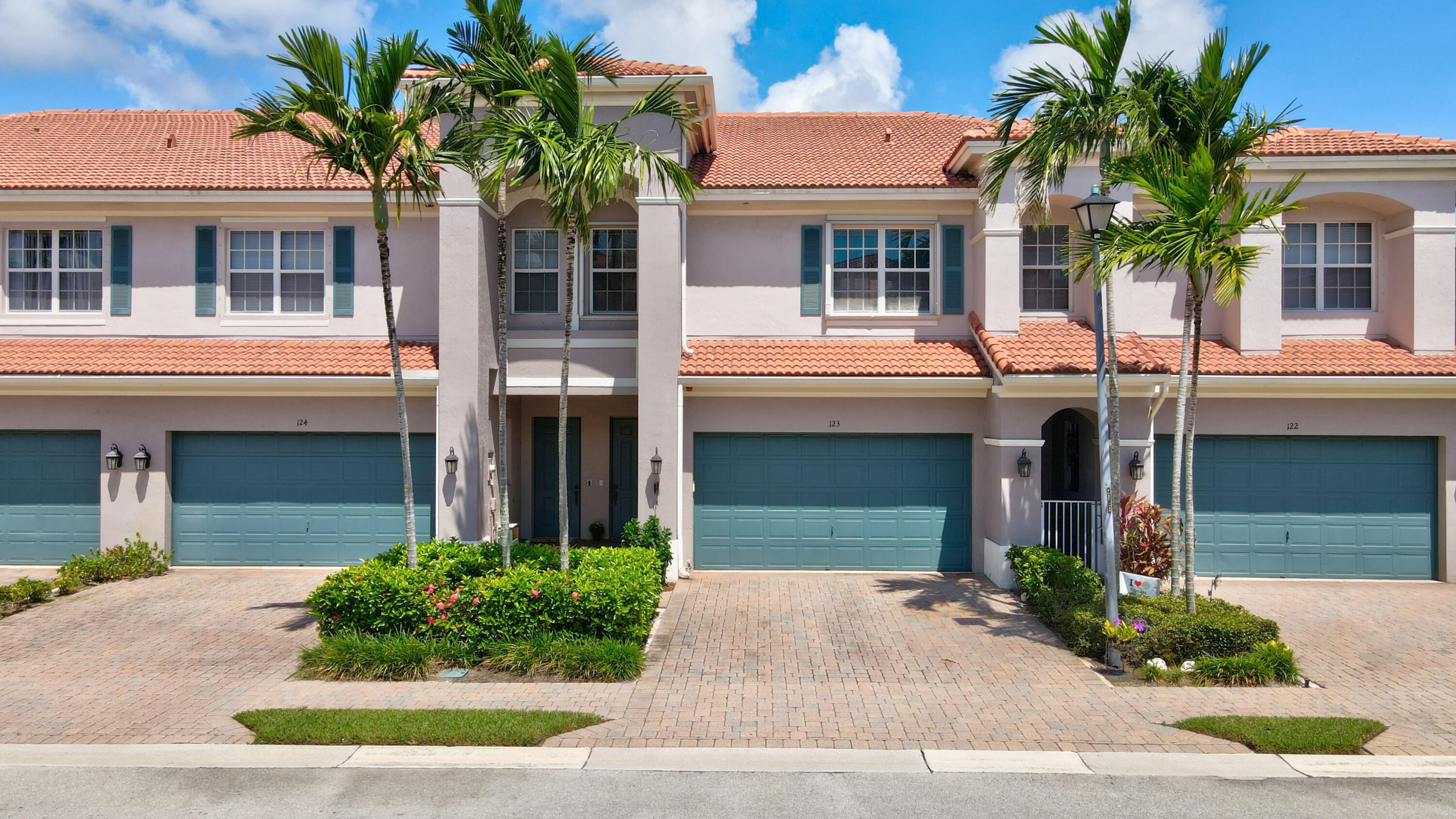 123 Lancaster Road Boynton Beach, FL 33426 - Photo 2 of 40 Front