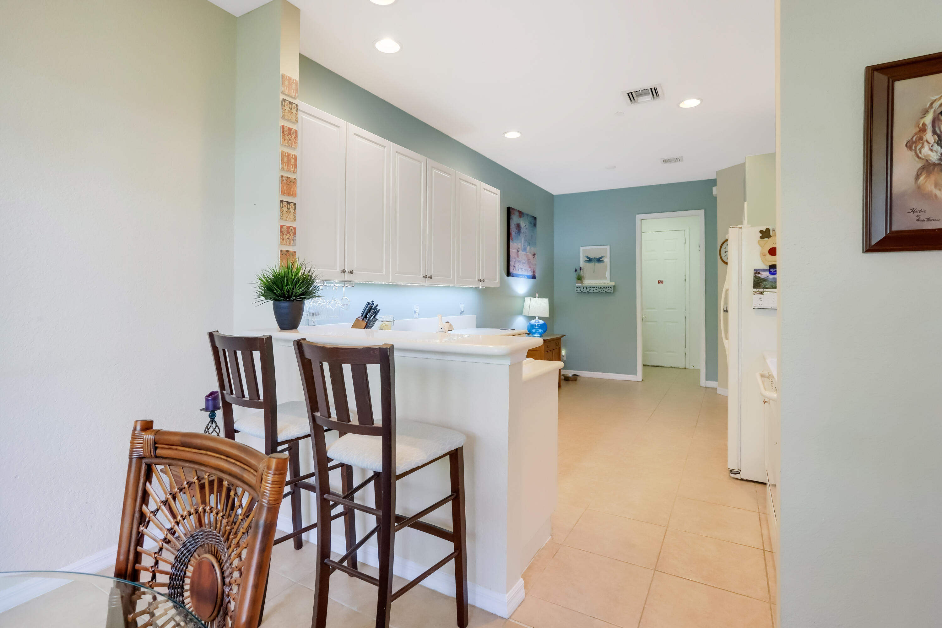 123 Lancaster Road Boynton Beach, FL 33426 - Photo 8 of 40 Breakfast Bar