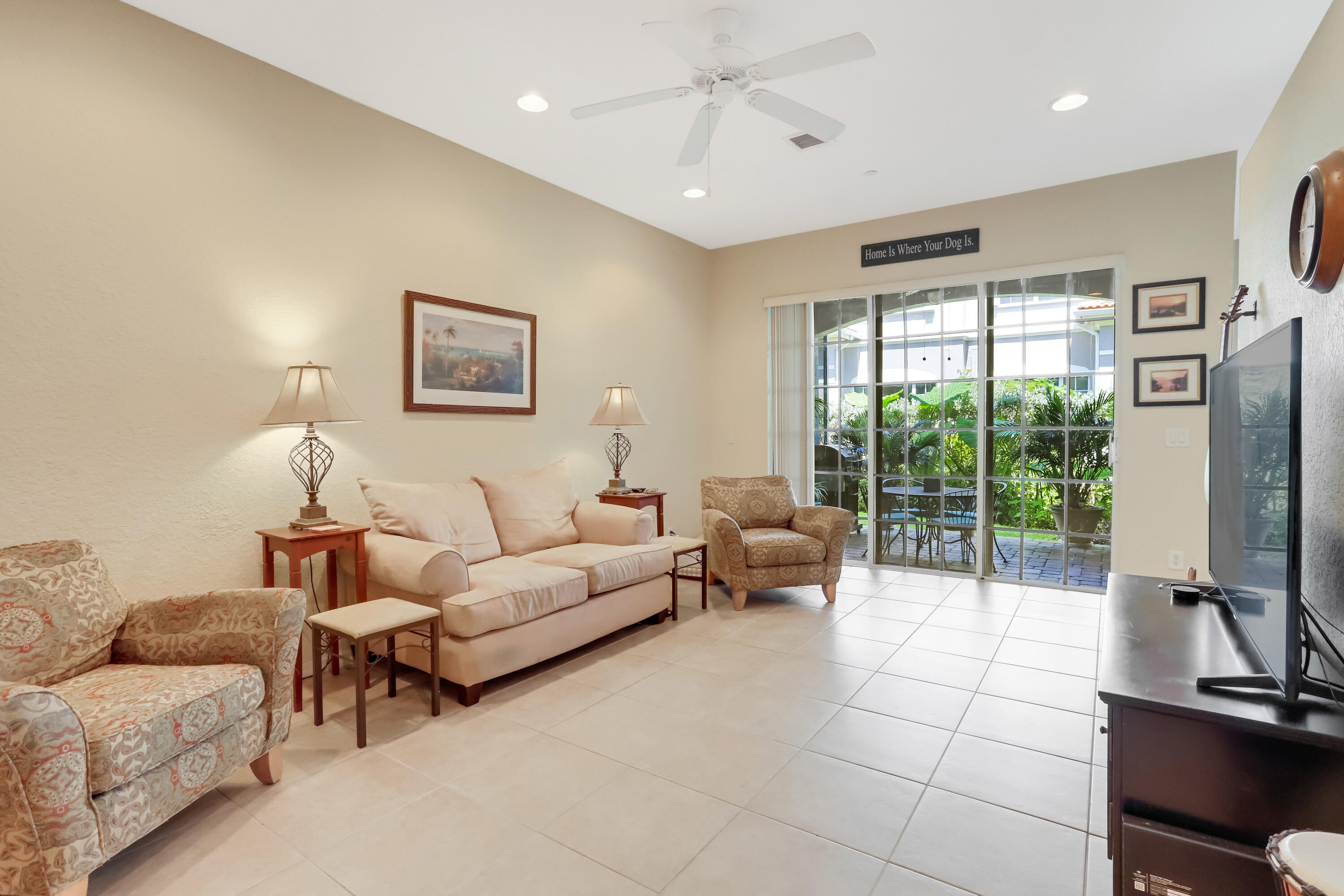123 Lancaster Road Boynton Beach, FL 33426 - Photo 9 of 40 Living Area
