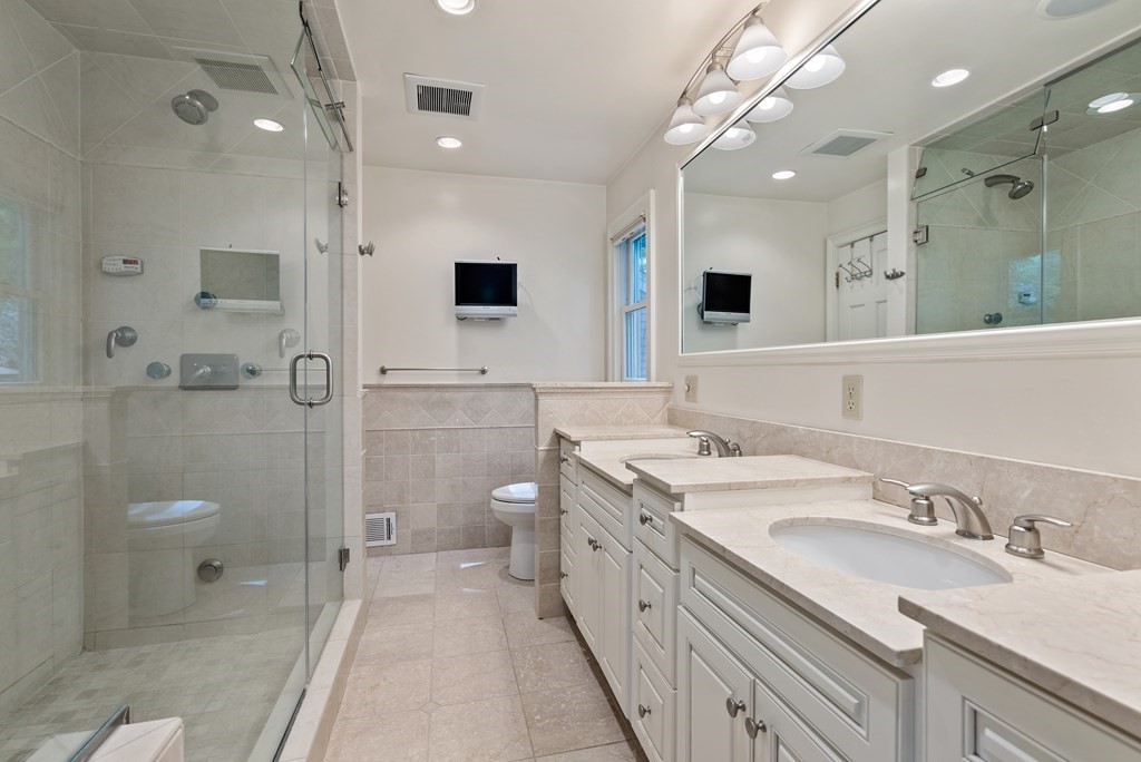 15 Linwood Road Wellesley, MA 02481 - Photo 17 of 33