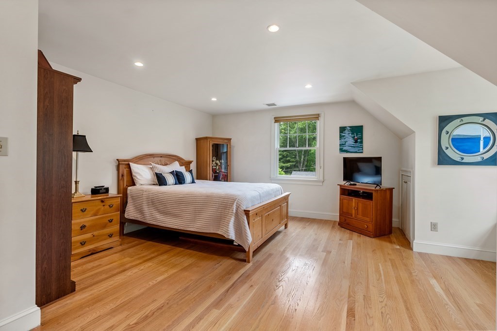15 Linwood Road Wellesley, MA 02481 - Photo 22 of 33