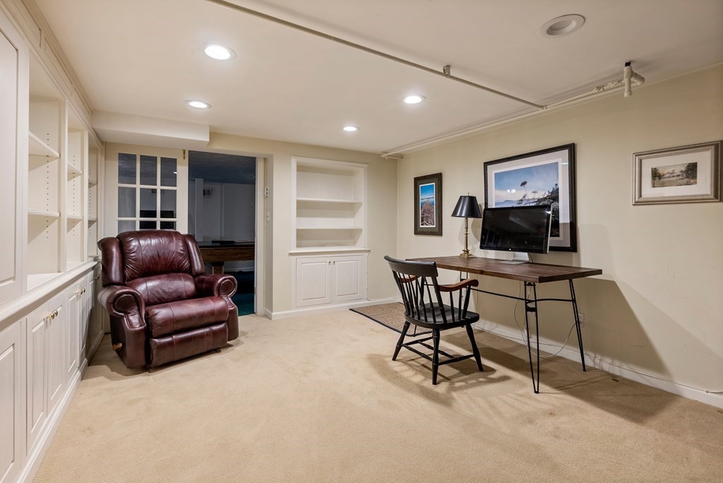 15 Linwood Road Wellesley, MA 02481 - Photo 26 of 33