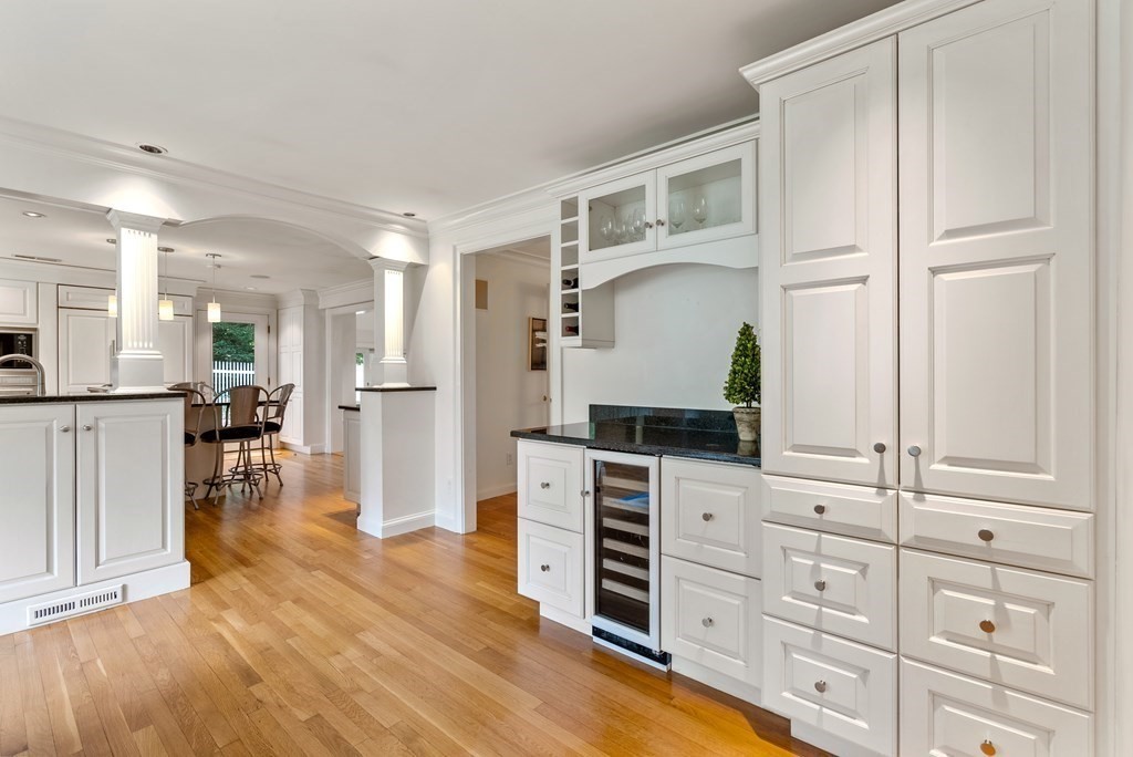 15 Linwood Road Wellesley, MA 02481 - Photo 10 of 33