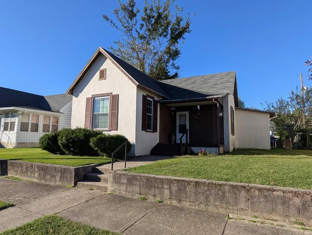 $94,900 | 1001 East Locust Street, Vincennes, IN 47591
