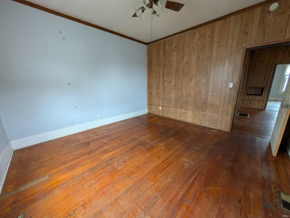 $82,500 | 1001 East Locust Street, Vincennes, IN 47591