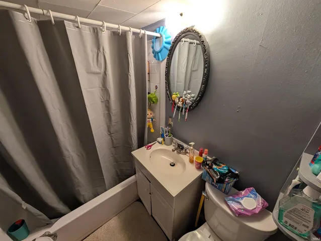 $94,900 | 1001 East Locust Street, Vincennes, IN 47591