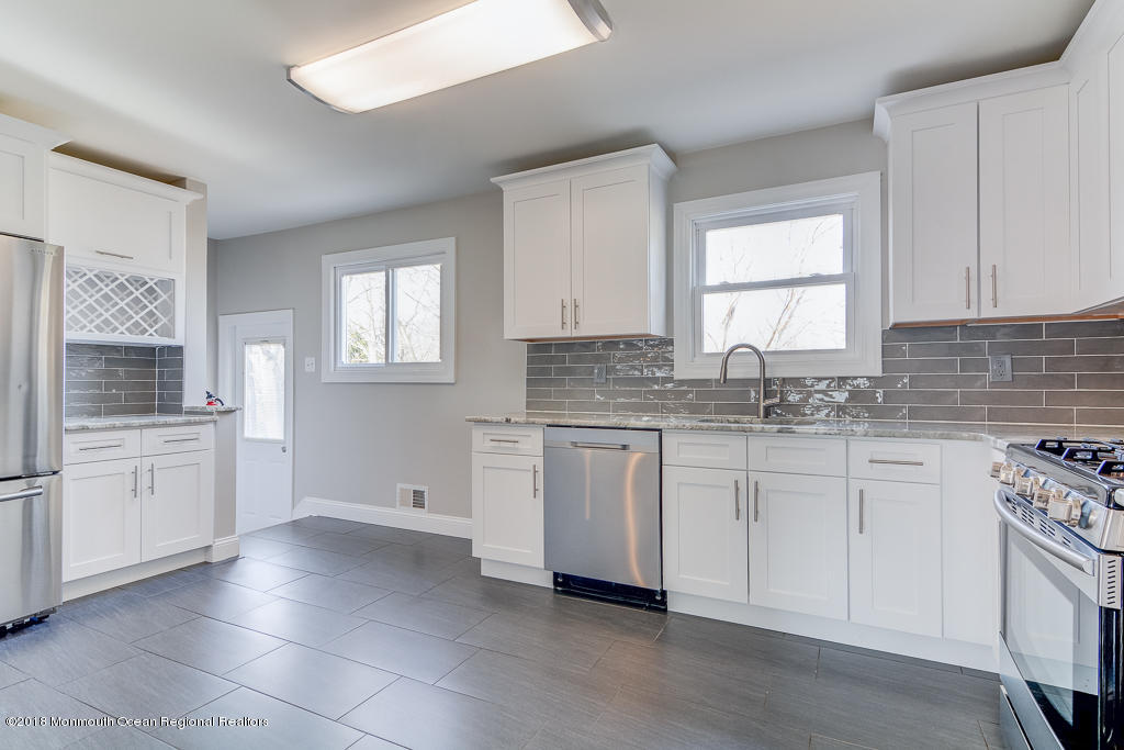 8 Hampton Road Howell, NJ 07731 - Photo 3 of 17 0005__SMALL (3)