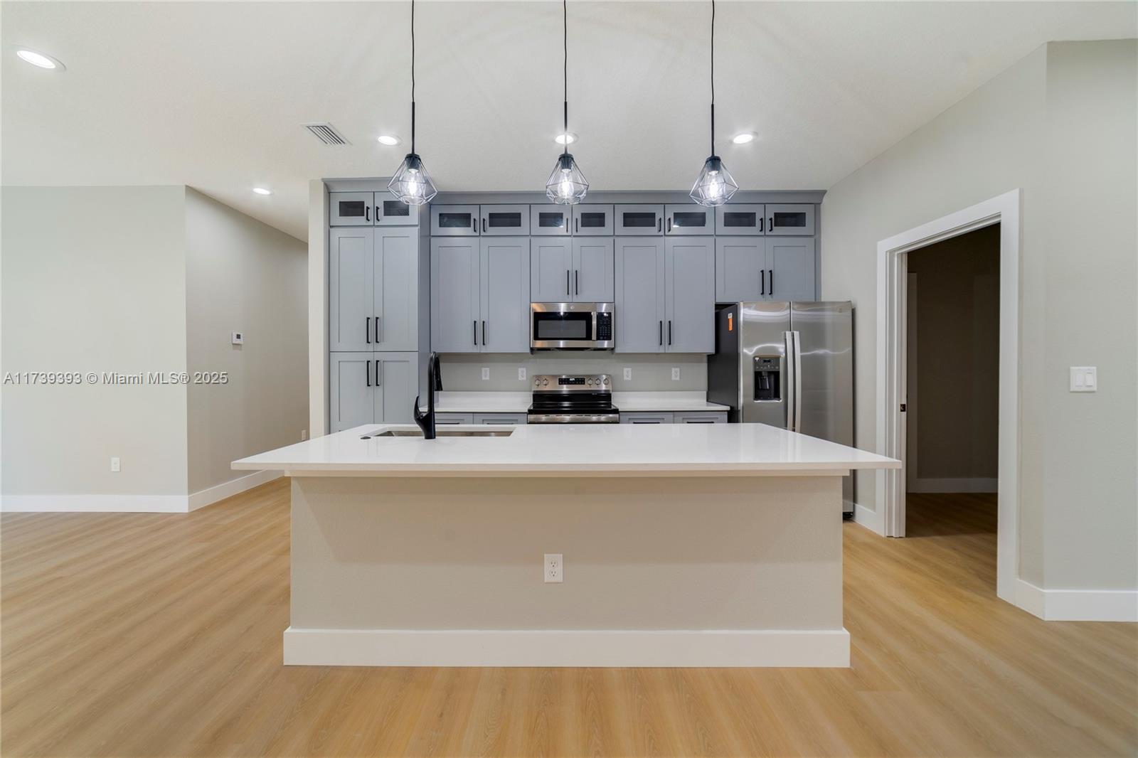 13356 Southwest 64th Street Road Ocala, FL 34481 - Photo 5 of 16 Gallery Image 5