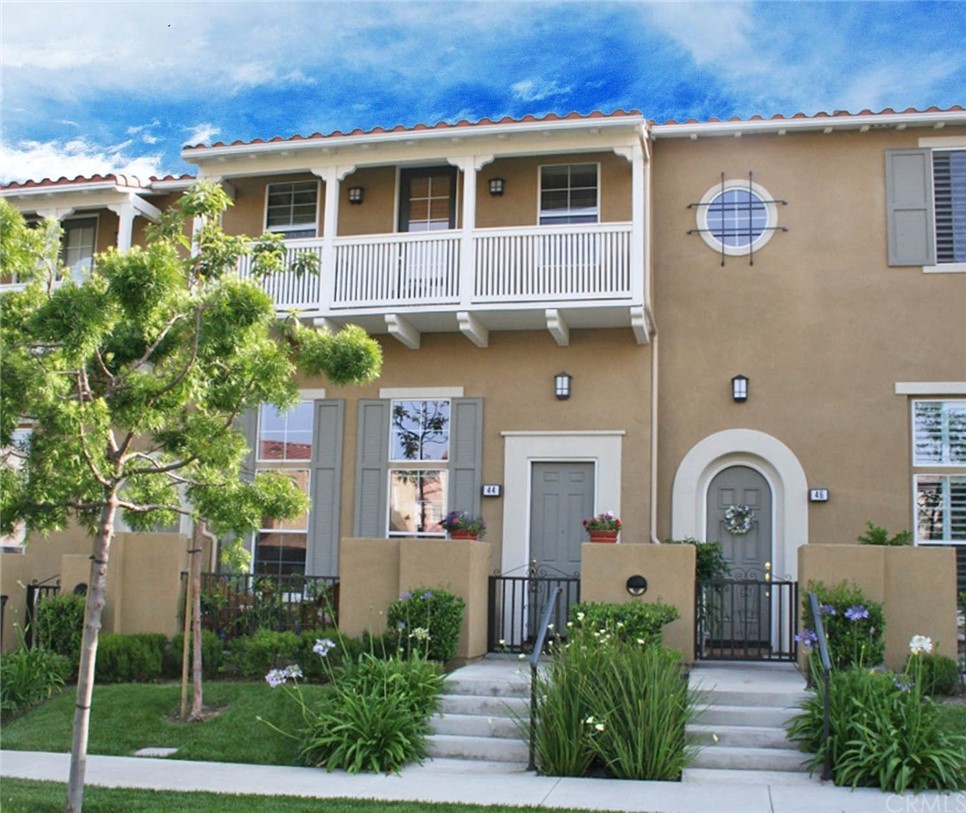 44 Modesto Irvine, CA 92602 - Photo 1 of 35 a front view of a house with garden