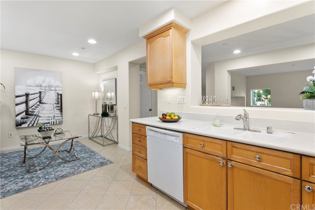 44 Modesto Irvine, CA 92602 - Photo 7 of 35 a spacious bathroom with a sink a mirror and a shower