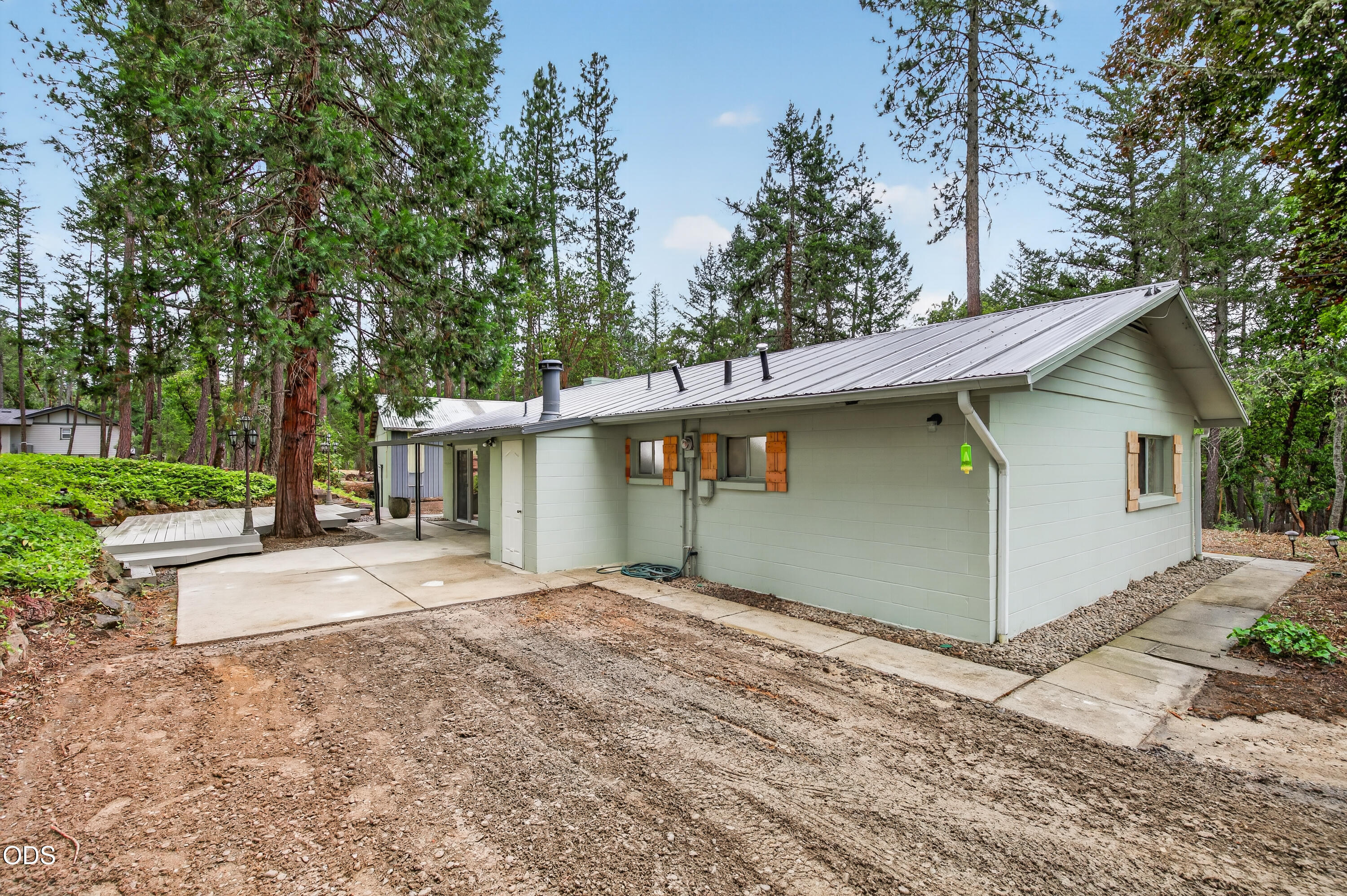 981 Upper Applegate Road Jacksonville, OR 97530 - Photo 22 of 36