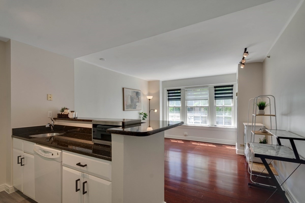 534 Beacon Street, Unit 203 Boston, MA 02215 - Photo 6 of 21