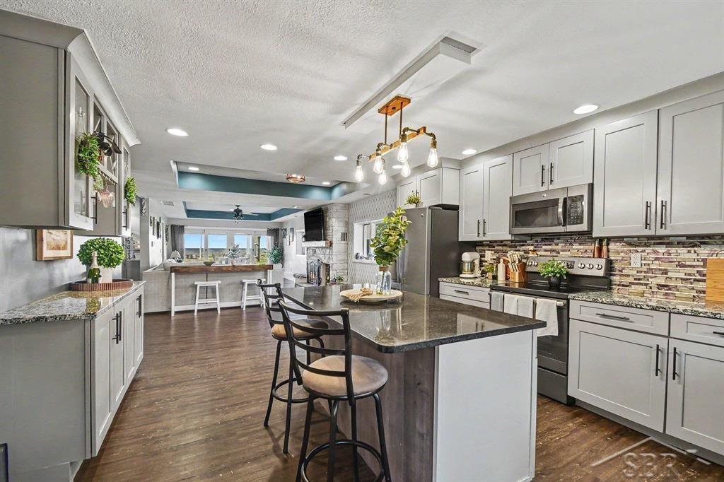 705 Bay Road Bay City, MI 48706 - Photo 4 of 30