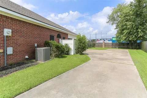 $350,000 | 4505 Shelly Lane, Lake Charles, LA 70605