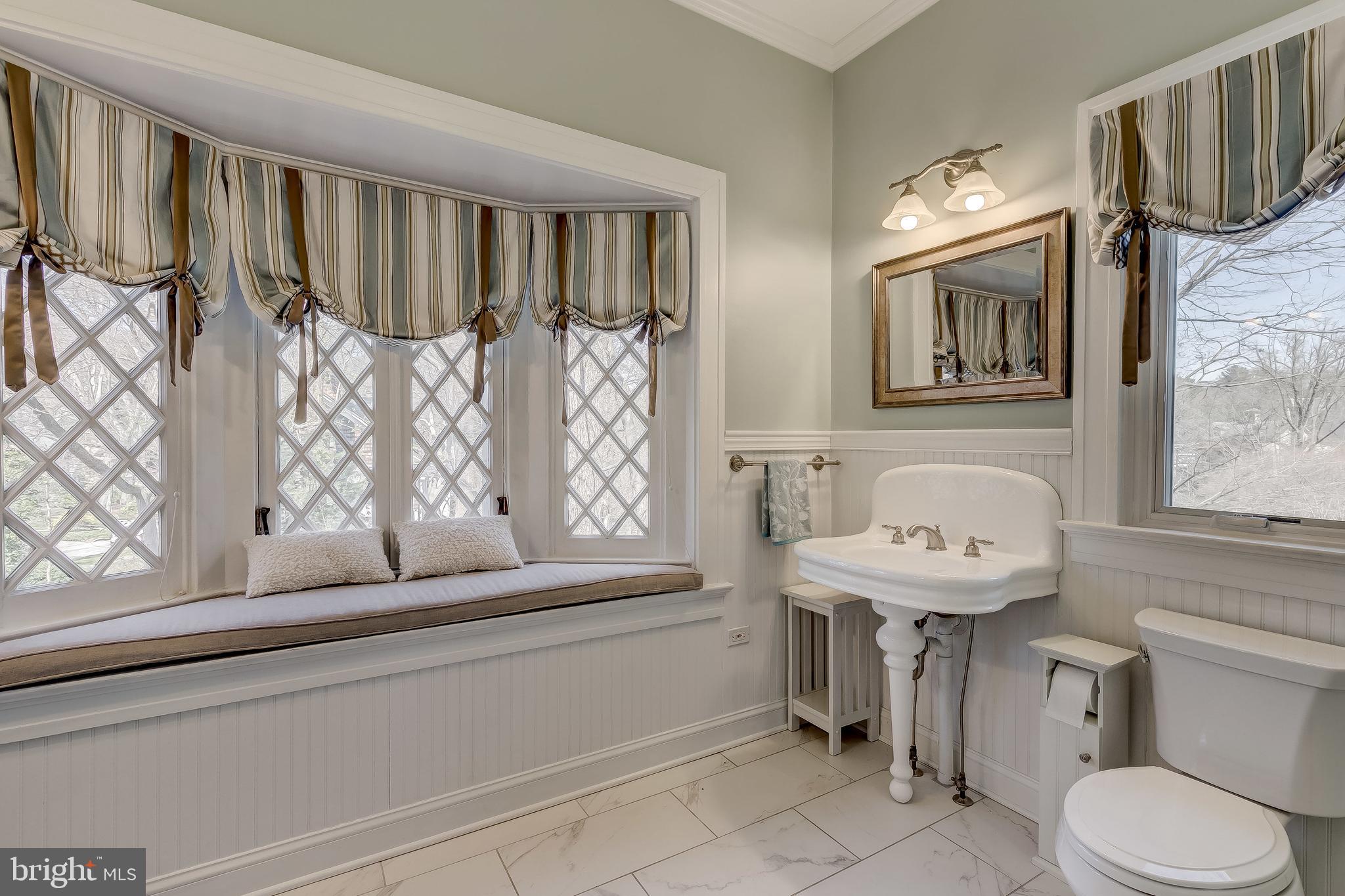 112 Longwood Road Baltimore, MD 21210 - Photo 54 of 77 Bay window