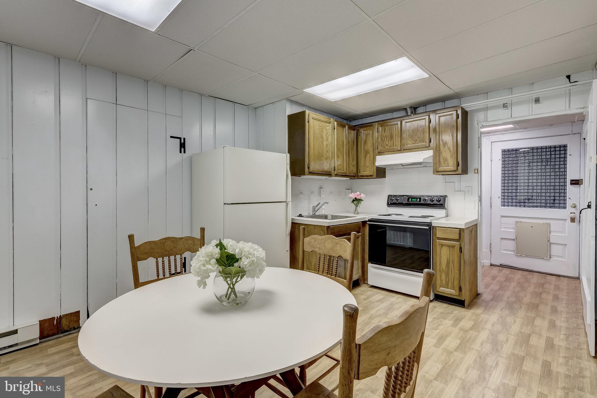 112 Longwood Road Baltimore, MD 21210 - Photo 73 of 77 Basement in-law suite kitchen