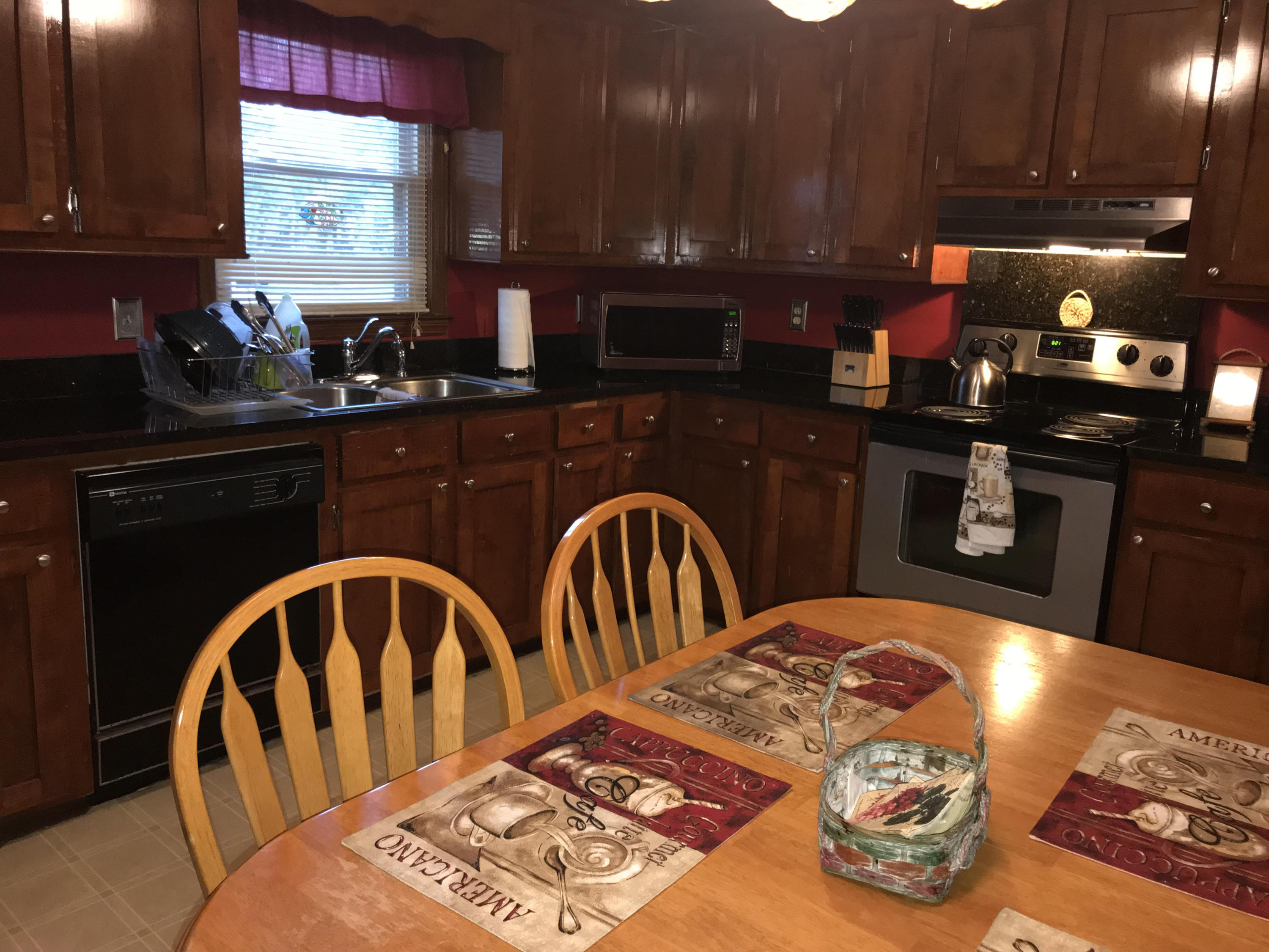 139 Rosedale Avenue Goose Creek, SC 29445 - Photo 4 of 12 kitchen3