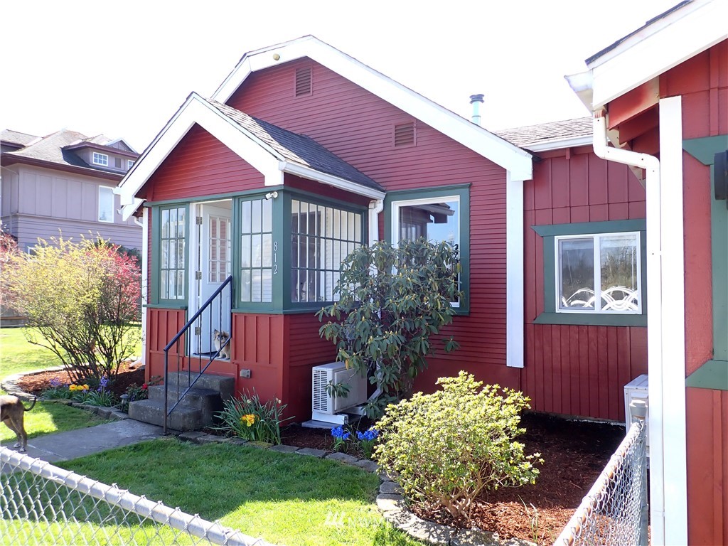 812 1st Street Cosmopolis, WA 98537 - Photo 1 of 40 Gallery Image 1