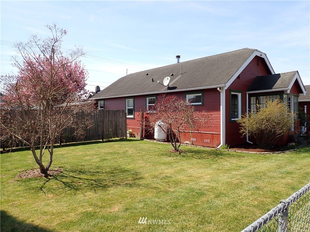 812 1st Street Cosmopolis, WA 98537 - Photo 2 of 40 Gallery Image 2