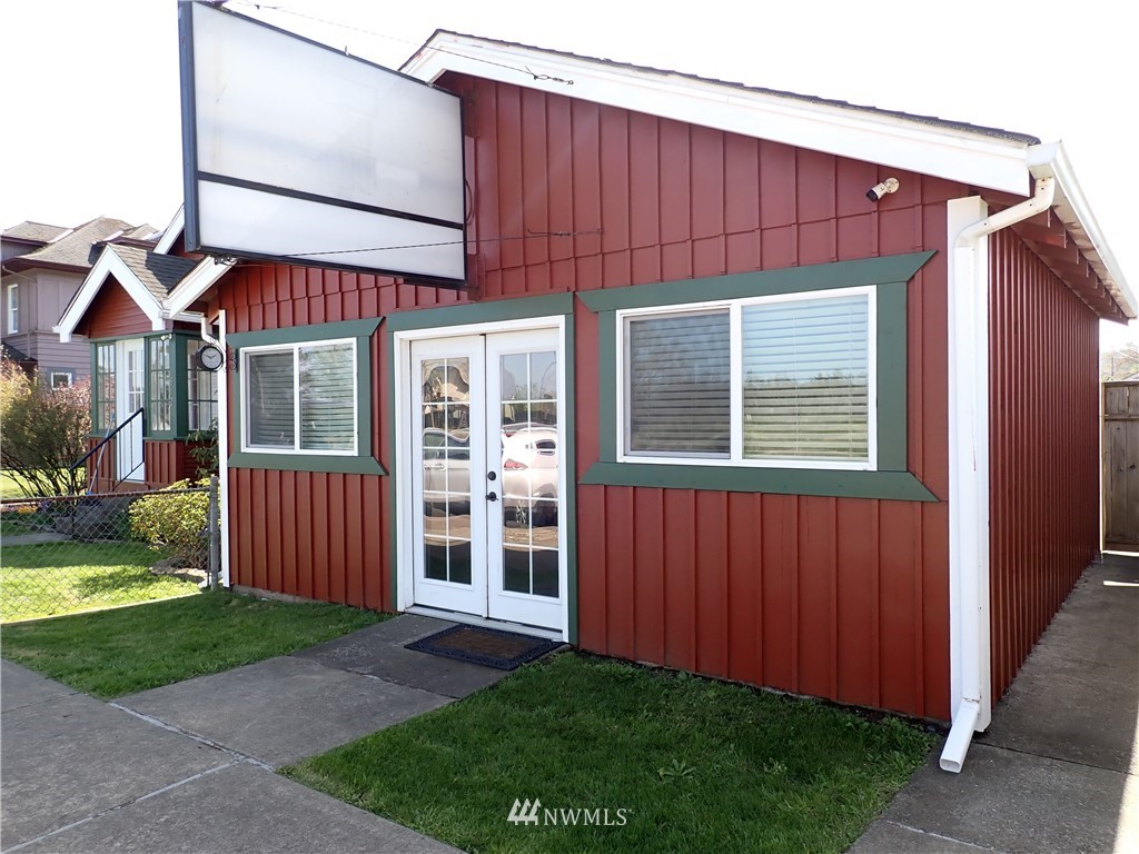 812 1st Street Cosmopolis, WA 98537 - Photo 3 of 40 Gallery Image 3