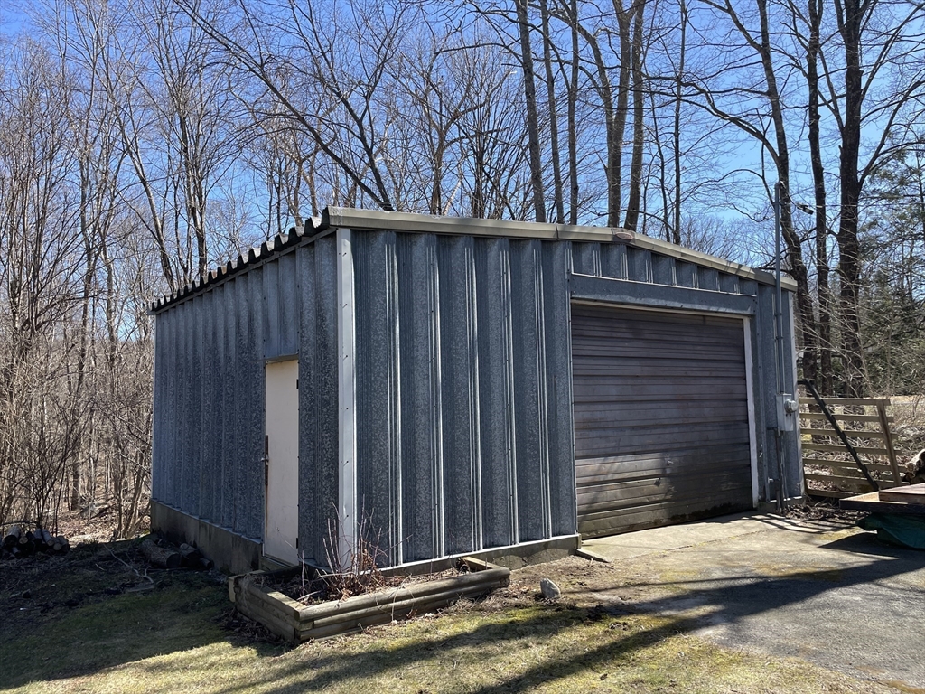 257 Hovey Road Monson, MA 01057 - Photo 9 of 39 Gallery Image 9