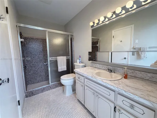 $4,200 | 5011 Madison Street, Hollywood, FL 33021