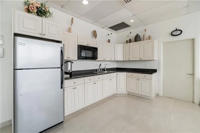 $550,000 | 521 North Riverside Drive, Unit 602, Pompano Beach, FL 33062