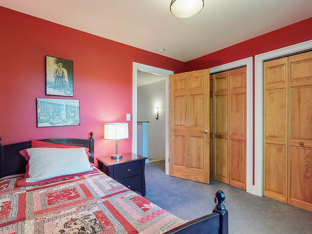 341 Clay Hill Road Cape Neddick, ME 03902 - Photo 27 of 38 31. 084-341ClayHill-Bedroom3-c_MLS