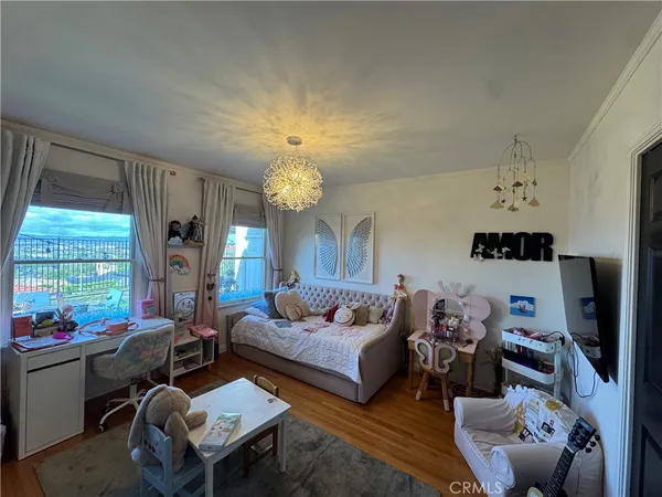 $1,925,000 | 924 Irving Drive, Burbank, CA 91504