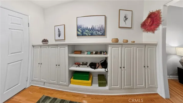 $1,925,000 | 924 Irving Drive, Burbank, CA 91504