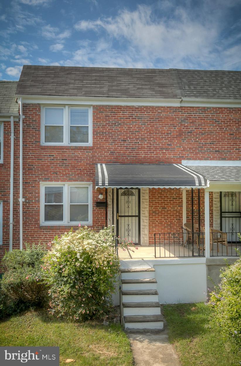 811 St Dunstans Road Baltimore, MD 21212 - Photo 2 of 30 Exterior (Front)