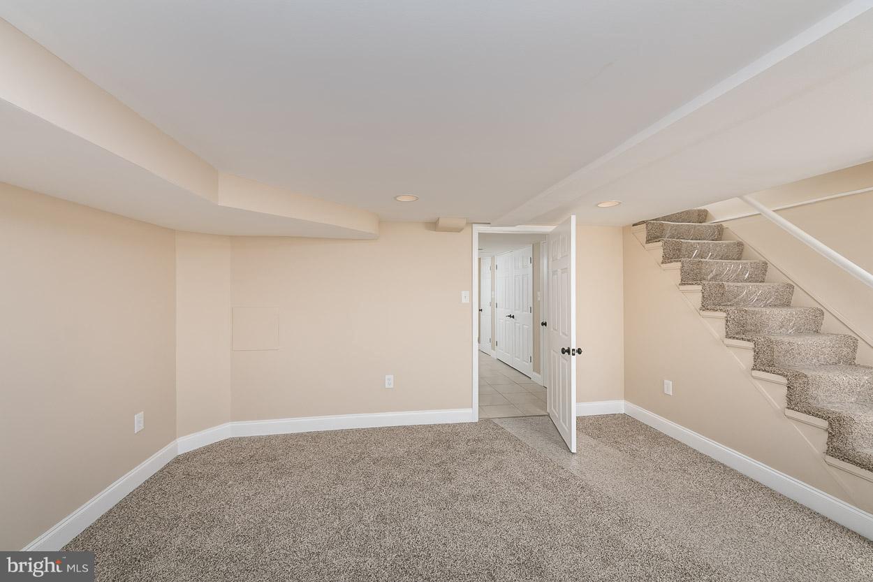 811 St Dunstans Road Baltimore, MD 21212 - Photo 23 of 30 Family Room