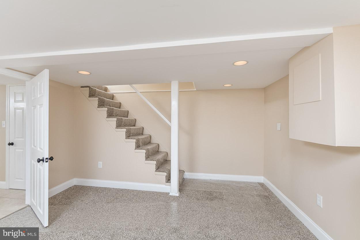 811 St Dunstans Road Baltimore, MD 21212 - Photo 25 of 30 Family Room