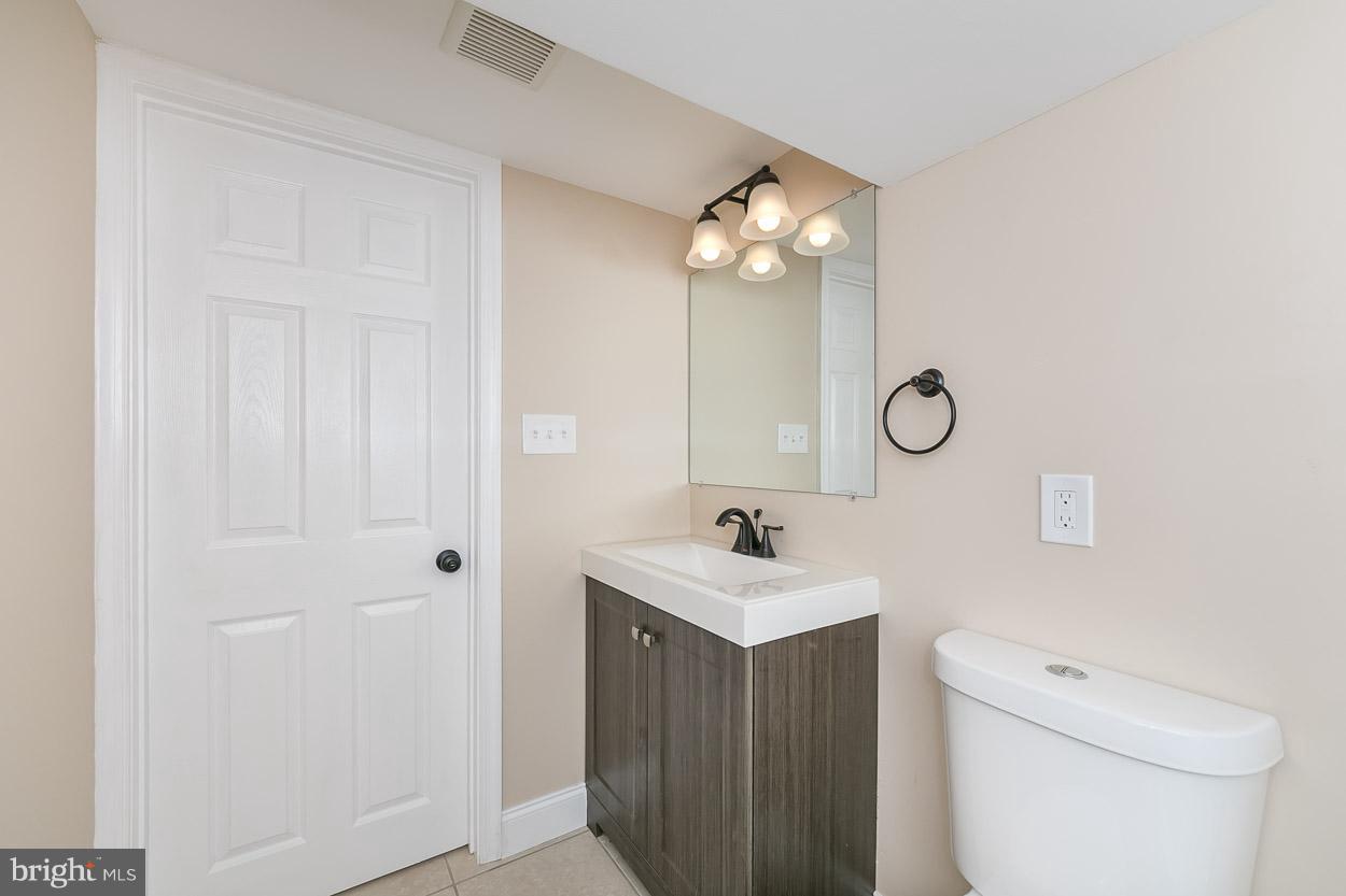 811 St Dunstans Road Baltimore, MD 21212 - Photo 26 of 30 Bath