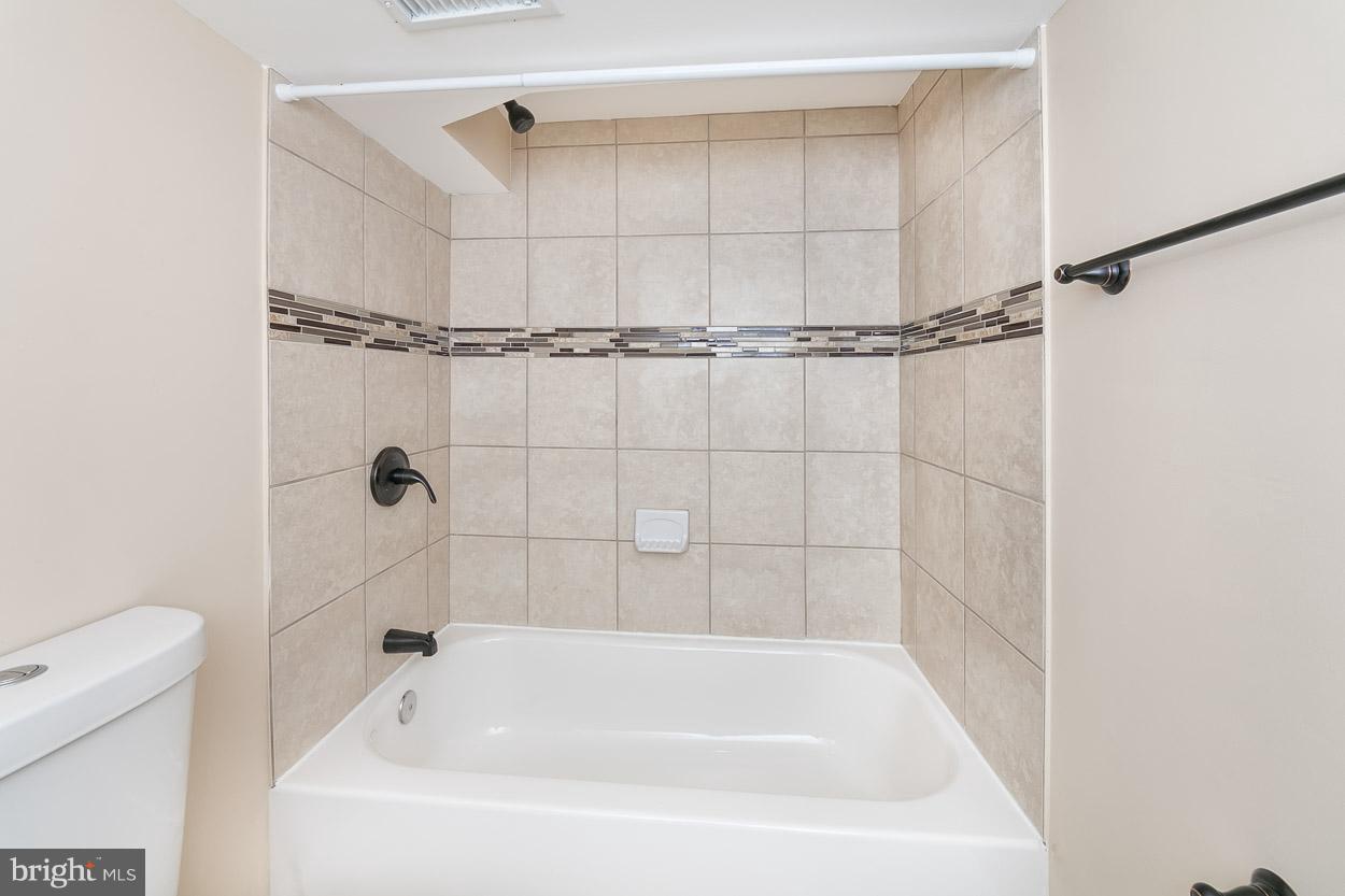 811 St Dunstans Road Baltimore, MD 21212 - Photo 27 of 30 Bath