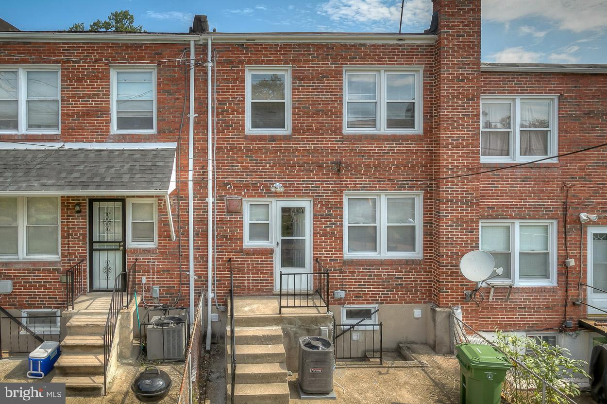 811 St Dunstans Road Baltimore, MD 21212 - Photo 28 of 30 Exterior (Rear)