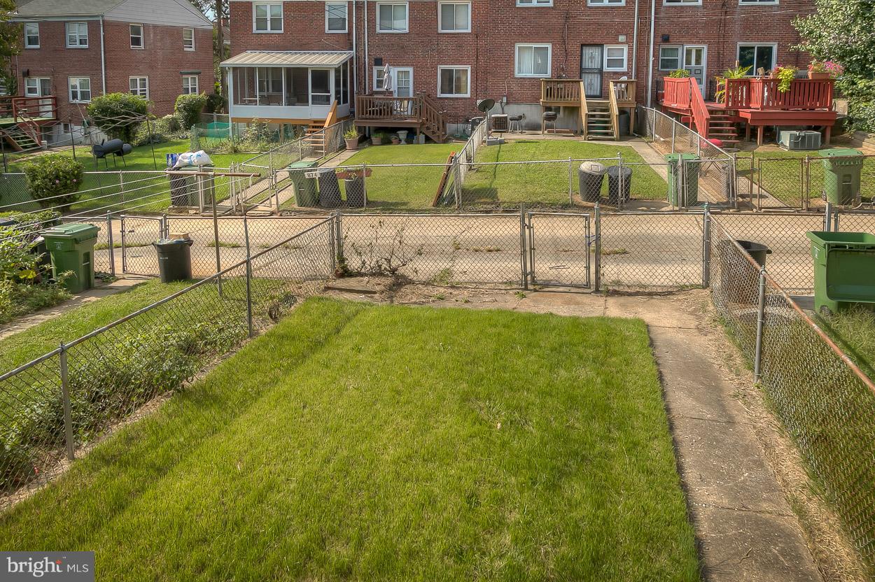 811 St Dunstans Road Baltimore, MD 21212 - Photo 30 of 30 Exterior (Rear)