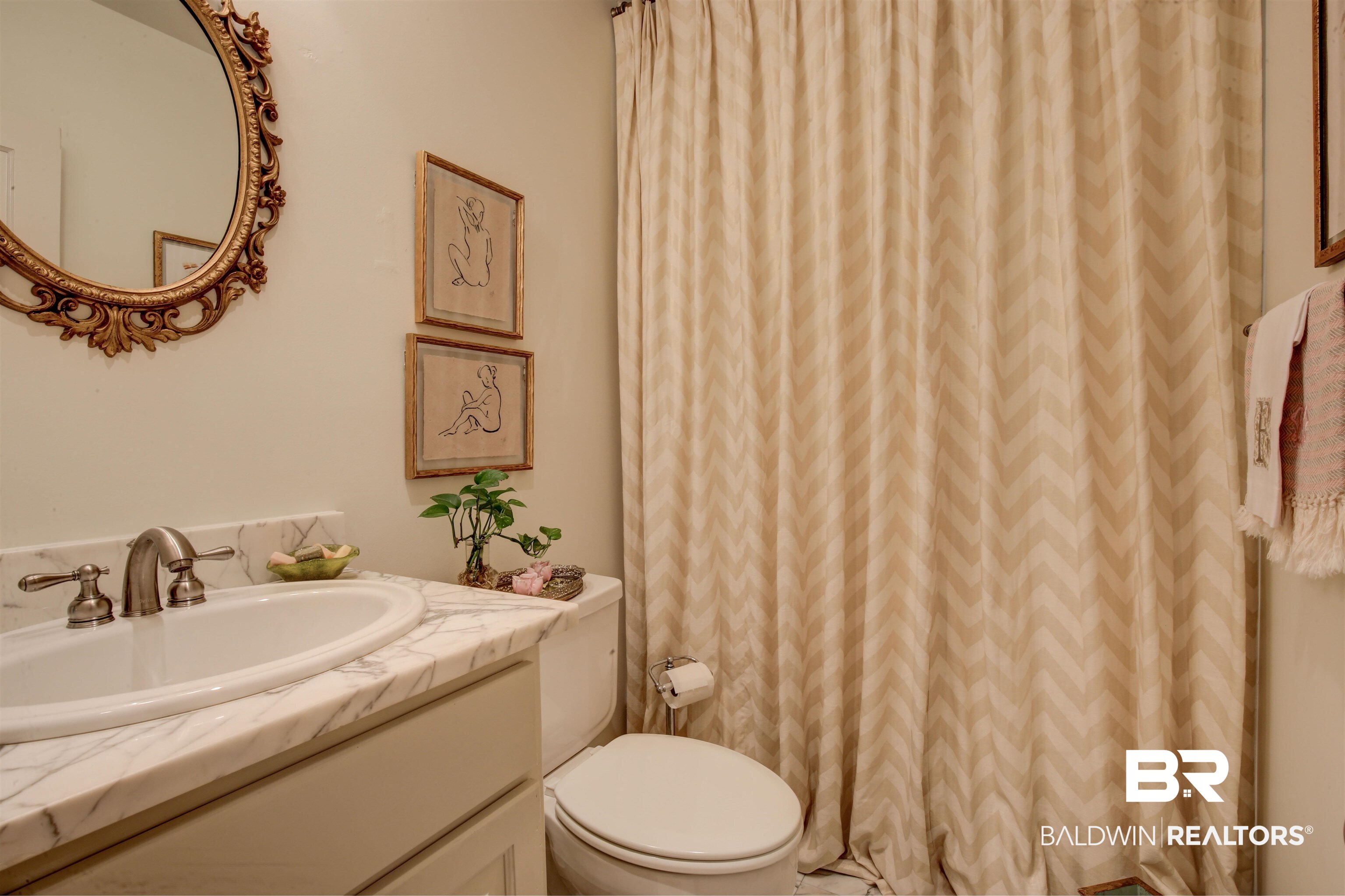 206 Pier Avenue Fairhope, AL 36532 - Photo 21 of 26 Guest Bathroom