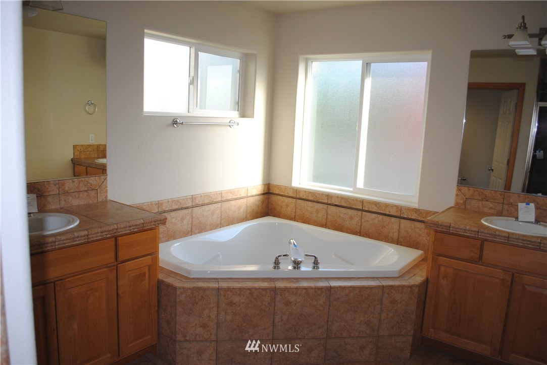 1111 South 36th Street Renton, WA 98055 - Photo 19 of 22