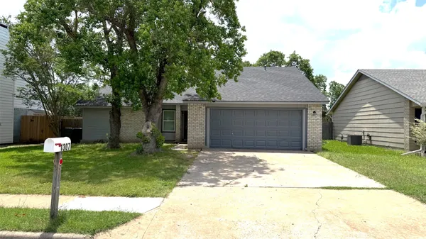 $305,000 | 1307 Wroxton Way, Round Rock, TX 78664