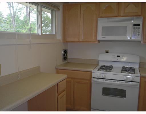 303 Ewings Mill Road Coraopolis, PA 15108 - Photo 4 of 12 Kitchen.